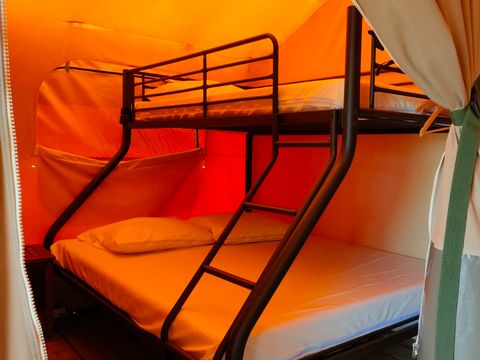 Tente en toile et en bois 5 personnes - TENTE LODGE KENYA. (pas de salle d’eau)