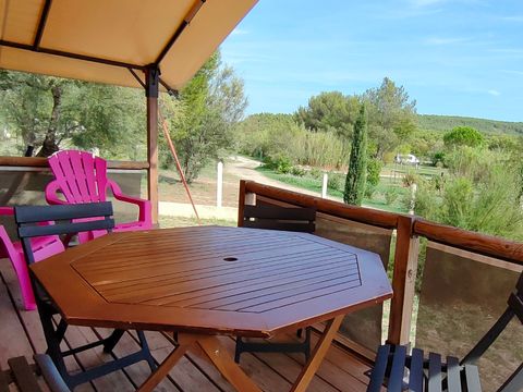 Tente en toile et en bois 5 personnes - TENTE LODGE KENYA. (pas de salle d’eau)