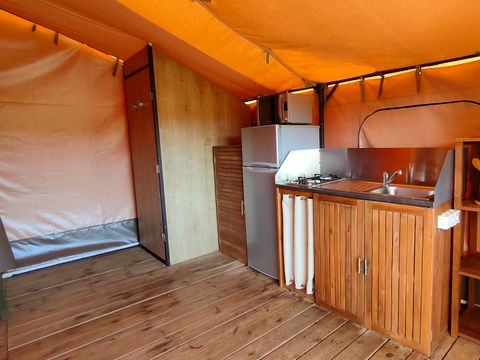 Tente en toile et en bois 5 personnes - TENTE LODGE KENYA. (pas de salle d’eau)