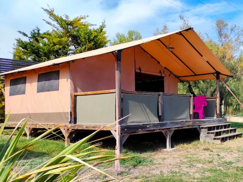 Tente en toile et en bois 5 personnes - TENTE LODGE KENYA. (pas de salle d’eau)