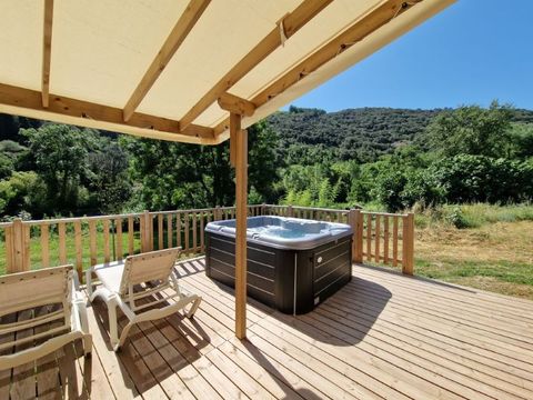 MOBILHOME 8 personnes - COTTAGE PREMIUM SPA TRIBU GORGES DE COLOMBIERES 4 ch 3 sdb B