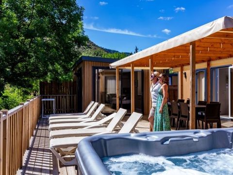 MOBILHOME 9 personnes - COTTAGE PREMIUM SPA TRIBU GORGES D'HERIC 4ch 4sdb