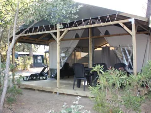 Tente en toile et en bois 6 personnes - Type Lodgetent LG+