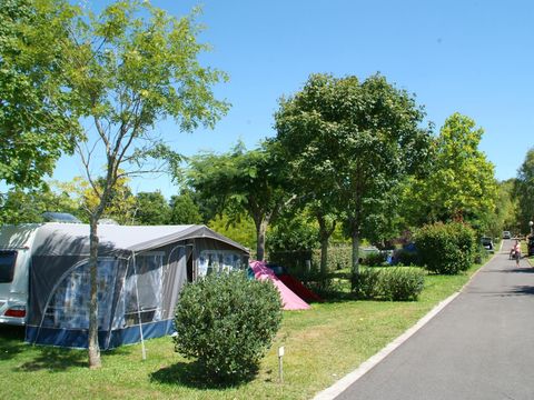 Emplacement - Grand confort avec électricité