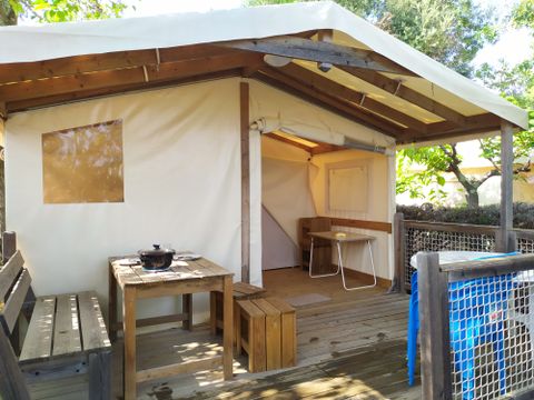 Tente en toile et en bois 4 personnes - Ecolodge (sans sanitaires)