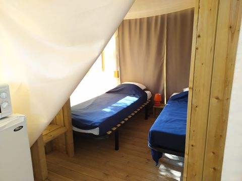 Tente en toile et en bois 4 personnes - Ecolodge (sans sanitaires)
