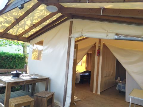 Tente en toile et en bois 4 personnes - Ecolodge (sans sanitaires)