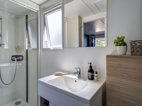 MOBILHOME 4 personnes - COTTAGE 4p 2ch 2SdB ****