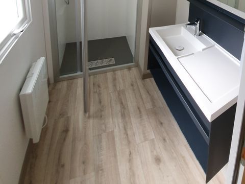 Mobilhome 4 personnes - PREMIUM 2 CH - 30 m² / terrasse couverte 15 m² ( animaux non acceptés- non fumeur).