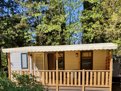 Mobilhome 4 personnes - PREMIUM 2 CH - 30 m² / terrasse couverte 15 m² ( animaux non acceptés- non fumeur).