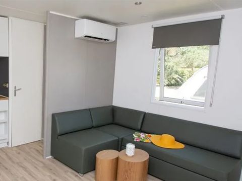 MOBILHOME 4 personnes - Sillans Jacuzzi privé - 32m²  - 2 chambres - Lave-vaisselle + Tv + A/C