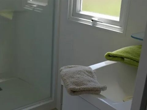 MOBILHOME 6 personnes - Aups - 28m² - 3 chambres + TV + A/C