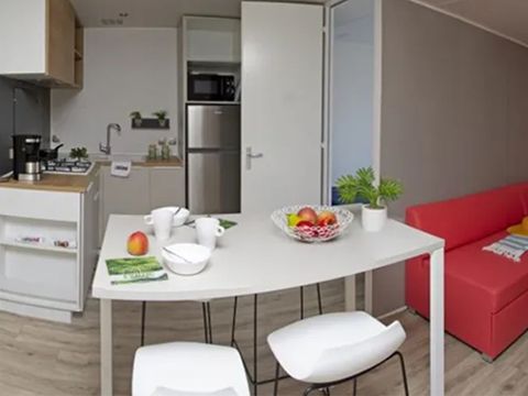 Mobilhome 4 personnes - Mobil home Castellane - 30m² - 2 chambres + TV + A/C