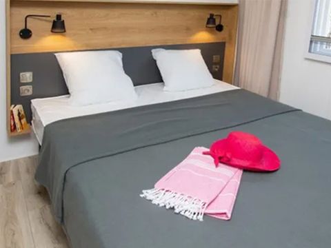 Mobilhome 4 personnes - Mobil home Castellane côté jardin - 30m² - 2 chambres + TV + A/C