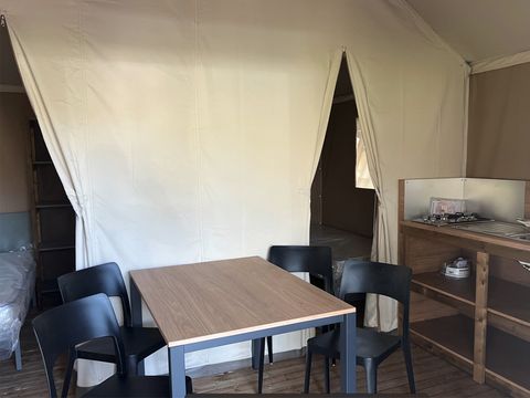 Tente en toile et en bois 4 personnes - Lodge safari Aiguines - 26m² - Glamping