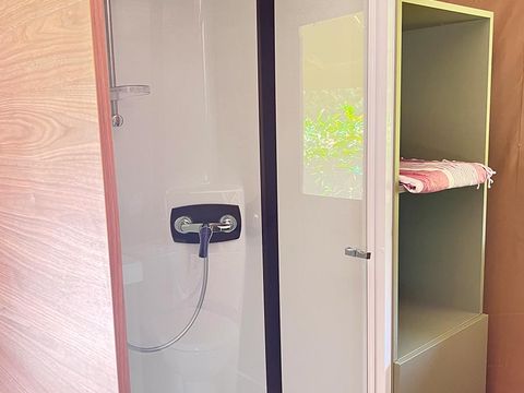 Tente en toile et en bois 4 personnes - Lodge safari Aiguines - 26m² - Glamping