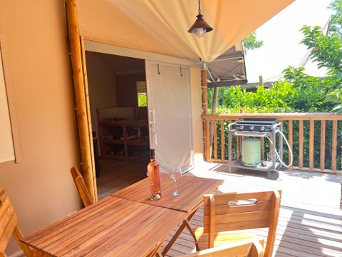 Tente en toile et en bois 4 personnes - Lodge safari Aiguines - 26m² - Glamping