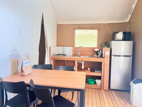 Tente en toile et en bois 4 personnes - Lodge safari Aiguines - 26m² - Glamping