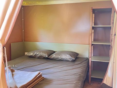 Tente en toile et en bois 4 personnes - Lodge safari Aiguines - 26m² - Glamping