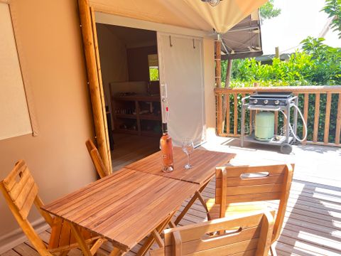 Tente en toile et en bois 4 personnes - Lodge safari Aiguines - 26m² - Glamping