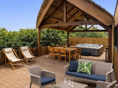 MOBILHOME 6 personnes - TAOS Luxe 40m2 terrasse 35m2+ jacuzzi privatif  - 6 pers 3 chambres 2 salles de bain - clim