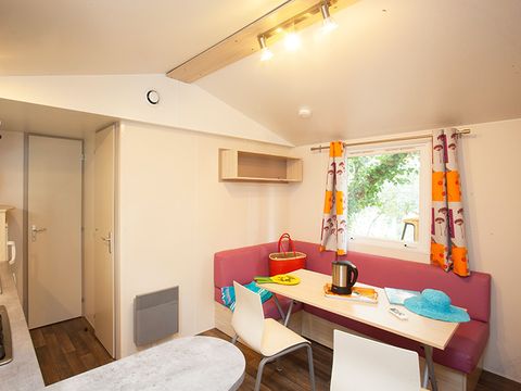 MOBILHOME 5 personnes - COTTAGE 4/5p 2ch clim ***