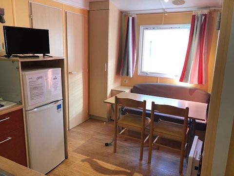 MOBILHOME 4 personnes - ENCIERRO 2 chambres - 24 m² - avec CLIM+ TV - Terrasse couverte 13 m²