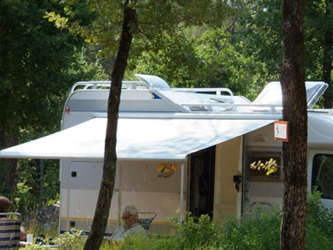 Emplacement - D (avec électricité 10 Amp)