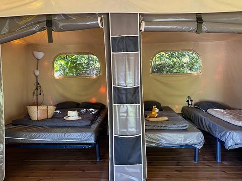Tente en toile et en bois 4 personnes - Tente Marquise 2 chambres