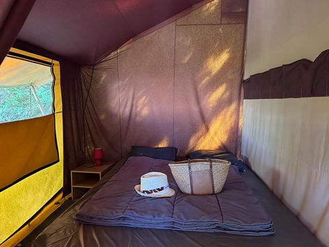 Tente en toile et en bois 5 personnes - Tente Lodge Cabanon sur pilotis 2 chambres