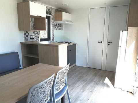 MOBILHOME 4 personnes - (Grand Confort) 4 personnes