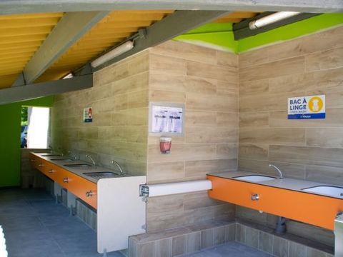 Emplacement - Forfait 2 personnes (emplacement + voiture + électricité 10A)