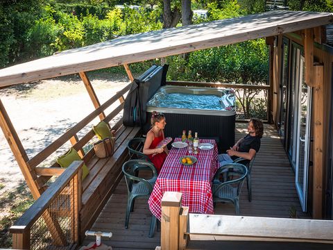 MOBILHOME 4 personnes - Cottage Ansouis - 33m² - 2 chambres - 2 salles de bain + Jacuzzi
