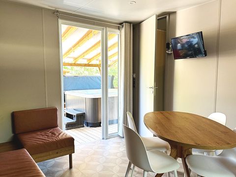 MOBILHOME 4 personnes - Cottage Ansouis - 33m² - 2 chambres - 2 salles de bain + Jacuzzi