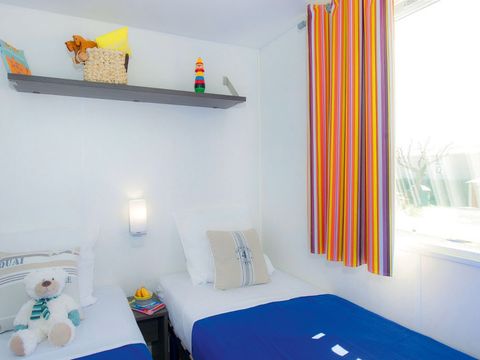 MOBILHOME 6 personnes - Mobil-home | Classic | 3 Ch. | 6 Pers. | Terrasse surélevée non couverte | 1 SDB | Clim. | TV