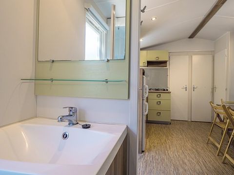 MOBILHOME 4 personnes - Confort | 2 Chambres | 4 Couchages | Terrasse semi couverte | 1 Salle de bain | Climatisation | TV