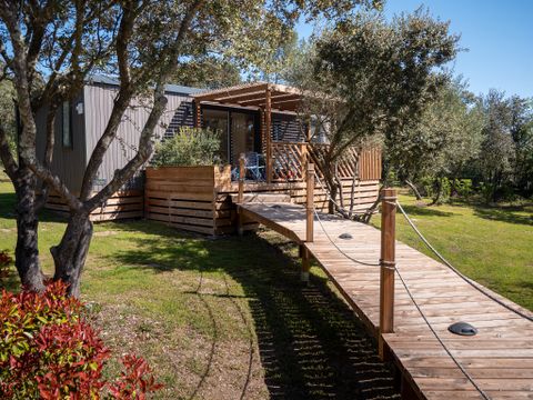 MOBILHOME 8 personnes - Ultime | 3 Chambres | 6 à 8 Couchages | Terrasse semi couverte | 1 Salle de bain | Climatisation | TV