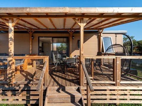 MOBILHOME 8 personnes - Ultimate Plus | 3 Chambres | 6/8 Couchages | Terrasse Lounge | 2 Salles de bain | Climatisation | TV