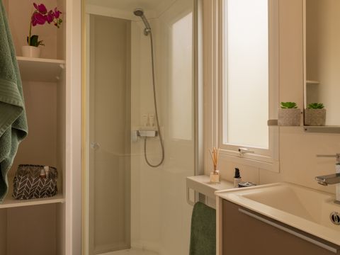 MOBILHOME 6 personnes - "SPACIEUX"- 2 CHAMBRES