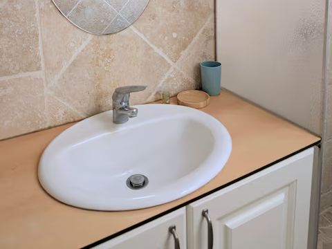 APPARTEMENT 3 personnes - 2 CHAMBRES - VUE PISCINE