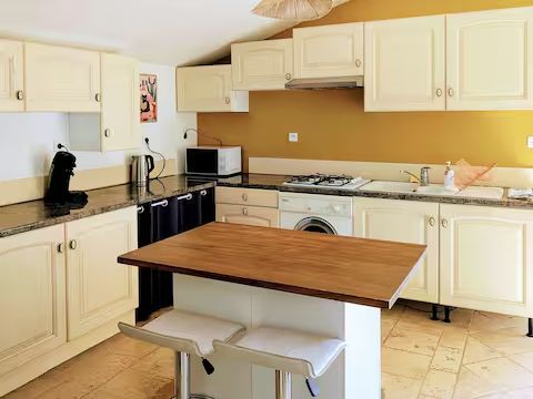 APPARTEMENT 3 personnes - 2 CHAMBRES - VUE PISCINE