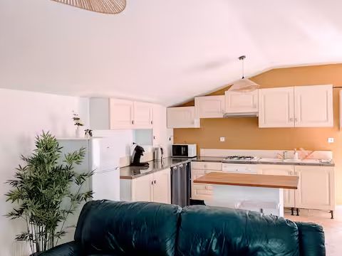 APPARTEMENT 3 personnes - 2 CHAMBRES - VUE PISCINE