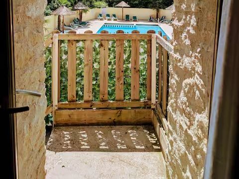 APPARTEMENT 3 personnes - 2 CHAMBRES - VUE PISCINE