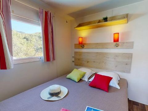 Hébergement 4 personnes - Roulotte avec vue lac - 20,40m² - 2 chambres (2 adultes + 2 enfants)