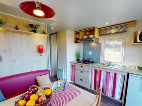 Hébergement 4 personnes - Roulotte avec vue lac - 20,40m² - 2 chambres (2 adultes + 2 enfants)