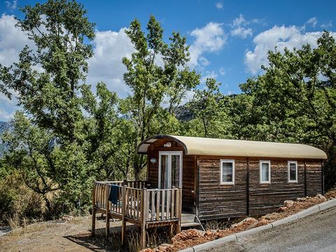 Hébergement 4 personnes - Roulotte avec vue nature - 20,40m² - 2 chambres (2 adultes + 2 enfants -12 ANS)