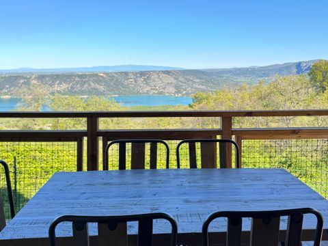 Tente en toile et en bois 4 personnes - Eco Lodge vue lac - 34m² - 2 chambres (sans sanitaires)