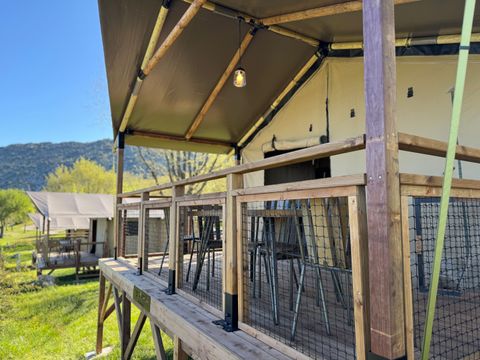 Tente en toile et en bois 4 personnes - Eco Lodge vue lac - 34m² - 2 chambres (sans sanitaires)