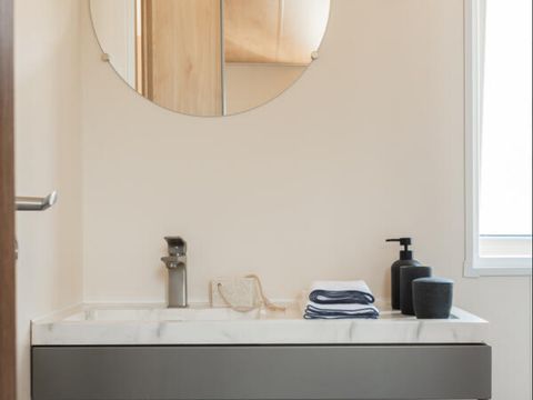 HÉBERGEMENT INSOLITE 4 personnes - Mobil home Cottage Premium 2 Chambres - climatisation - Lave vaiselle