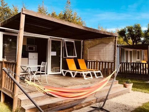MOBILHOME 2 personnes - Premium 2 Pièces 2 Personnes Climatisé + TV